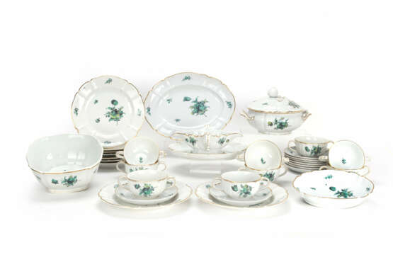 Nymphenburg dinner service 'Rococo green flower' - photo 1