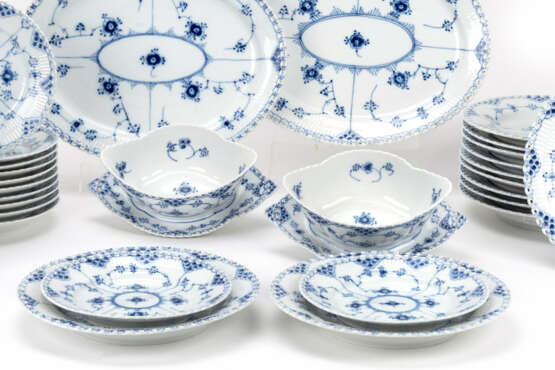 Royal Copenhagen dinner service 'Musselmalet' - photo 2