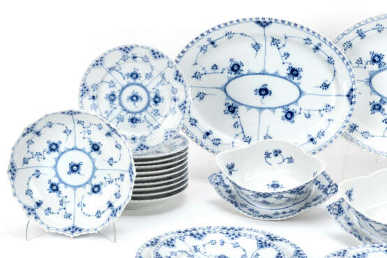 Royal Copenhagen dinner service 'Musselmalet' - фото 4