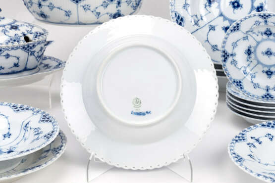 Royal Copenhagen dinner service 'Musselmalet' - фото 6