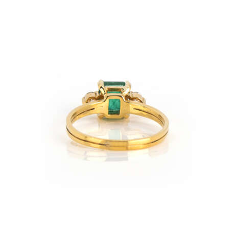 Emerald diamond ring - фото 3