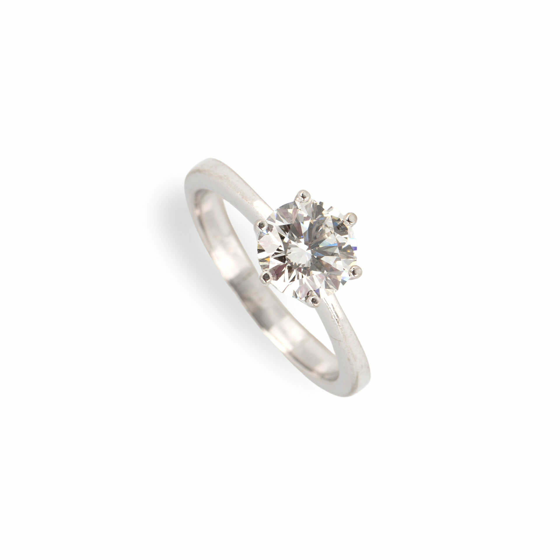 Solitaire ring with DPL expertise