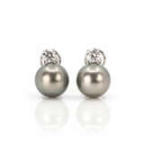 Pair of Gübelin pearl diamond clips - photo 1