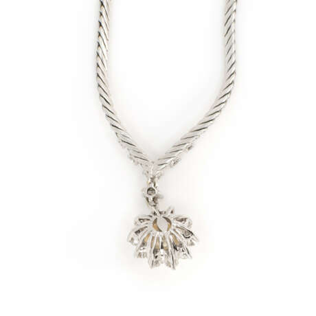 Diamond pearl necklace - photo 3