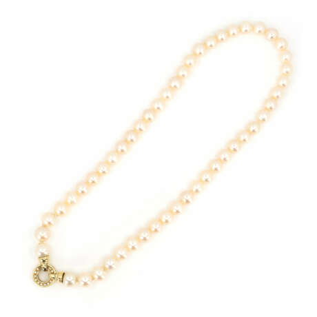 Pearl necklace with diamond clasp - photo 4