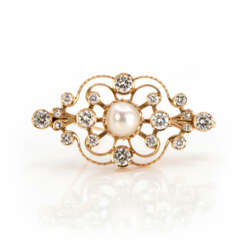 Diamond pearl brooch