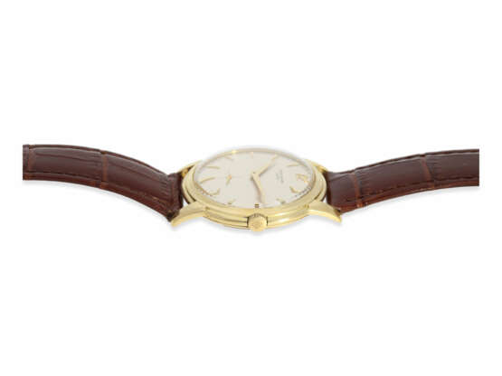 Armbanduhr: hochwertige, große und seltene vintage Patek Philippe Calatrava Automatic Ref.2551, sog. "Disco Volante", Genf ca. 1956 - Foto 2