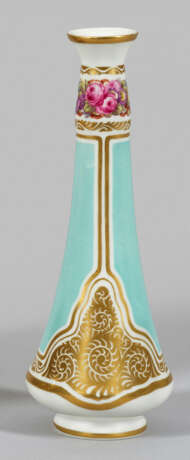 Jugendstil-Vase mit weicher Blumenmalerei - photo 1