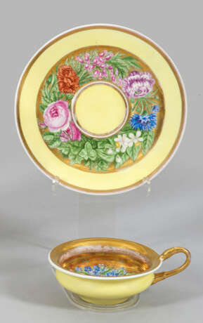 Biedermeier-Tasse mit Blumenmalerei - photo 1