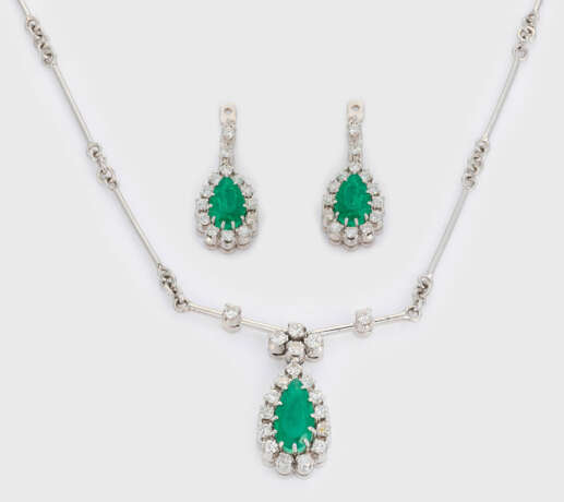 Elegantes Smaragd-Brillant-Collier mit Ohrgehängen - Foto 1