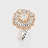 Eleganter Entourage-Ring mit Brillanten - photo 1