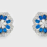 Paar Ohrclips von Van Cleef & Arpels-"Camellia", New York - Foto 1