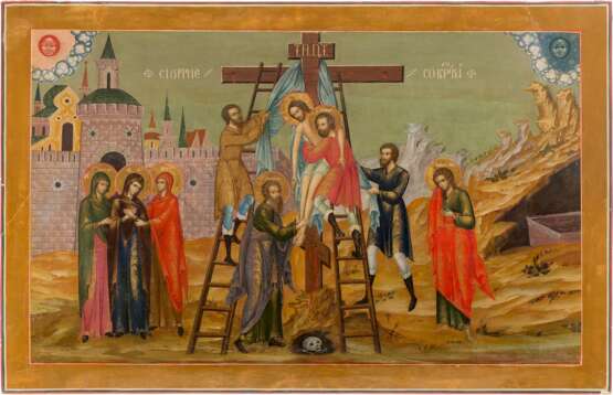 A MONUMENTAL ICON SHOWING THE DEPOSITION OF CHRIST FROM THE CROSS FROM A CHURCH ICONOSTASIS - Foto 1