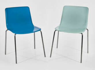 Zwei "Pato Chairs" von Hee Welling und Gudmundur Ludvik