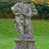 Putto mit Laute als Garten- oder Parkskulptur - photo 1