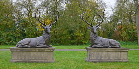 Paar monumentale Hirschskulpturen - photo 1