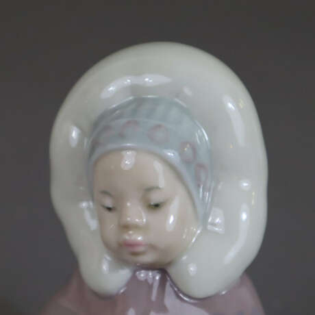 Kinderfigur "Spielendes Inuit-Kind" - Lladro, Span - photo 2