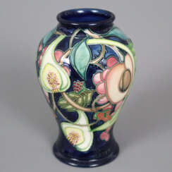 Vase - Moorcroft, England, Steinzeug, Balusterform