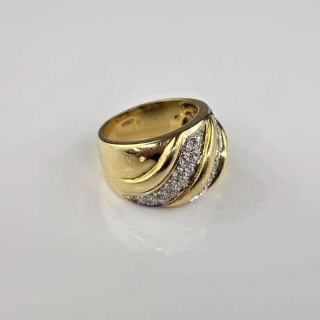 Massiver 18K-Diamantring - Gelbgold 750/000 (18K), - photo 2