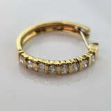 Ein Paar 18K-Goldcreolen mit Diamanten -- Gelbgold - photo 2