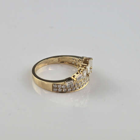 Goldring - Gelbgold 750/000 (18 K), Besatz mit Dia - photo 4