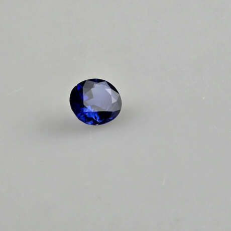 Loser Saphir von 4,71 ct. - synthetisch, intensive - Foto 2