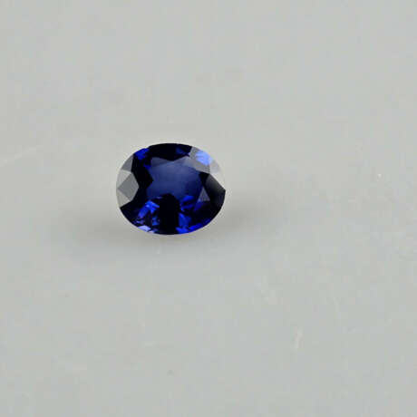 Loser Saphir von 4,71 ct. - synthetisch, intensive - Foto 3