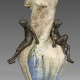 Bedeutende skulpturale Jugendstil-Vase mit Kinderfiguren - photo 1