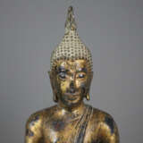 Zwei stehende Buddhas - Thailand 20.Jh., Bronze, G - photo 10