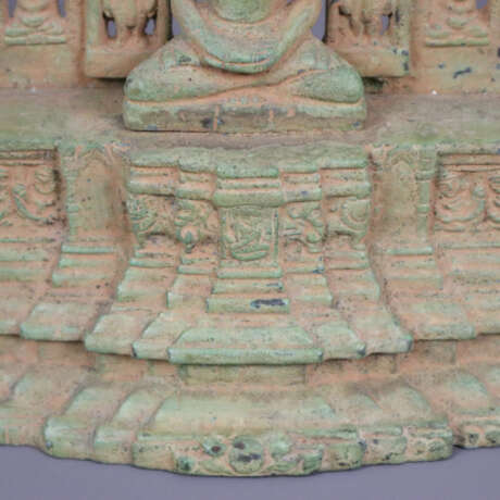 Kleiner Jain-Altar - Indien, Kupferbronze grün pat - photo 7