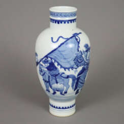 Blau-weiße Vase - China, nach 1900, Porzellan, ovo