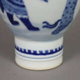 Blau-weiße Vase - China, nach 1900, Porzellan, ovo - photo 7