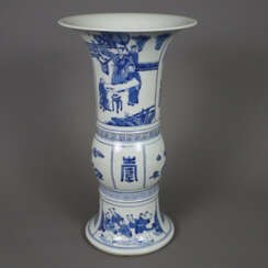 Blau-weiße Gu-förmige Vase - China, ausgehende Qin