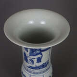 Blau-weiße Gu-förmige Vase - China, ausgehende Qin - photo 2