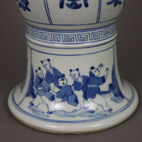 Blau-weiße Gu-förmige Vase - China, ausgehende Qin - photo 4