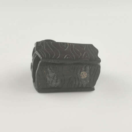 Katabori-Netsuke "Kröte auf Brunneneimer" - Japan, - photo 5