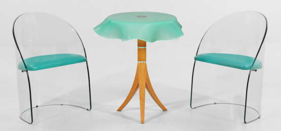 Extravaganter Tisch und Paar Sessel - фото 1
