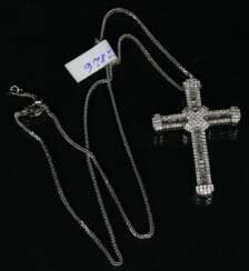 Collier en or avec pendentif-croix avec diamants 