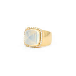 MOONSTONE-DIAMOND-RING