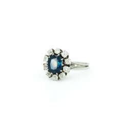 SAPPHIRE-DIAMOND-RING