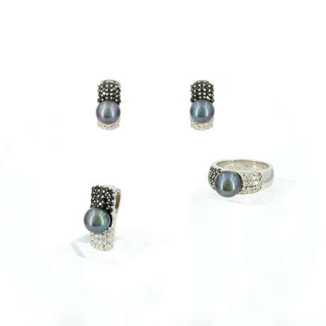 TAHITI-PEARL-DIAMOND-SET: RING, PENDANT AND CREOLES - photo 1