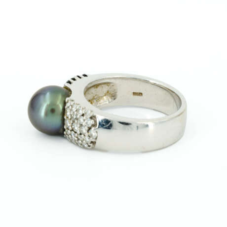 TAHITI-PEARL-DIAMOND-SET: RING, PENDANT AND CREOLES - photo 5