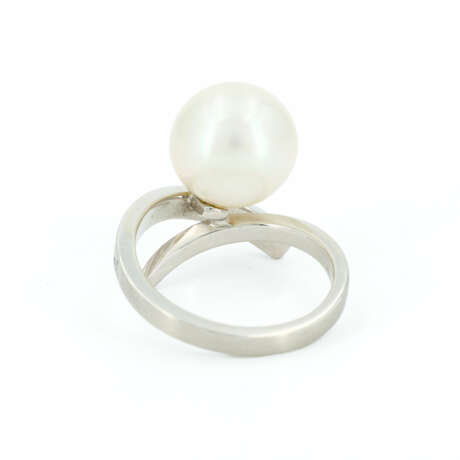 PEARL-DIAMOND-SET: RING, PENDANT AND CLIP-STUD-EARRINGS - photo 4