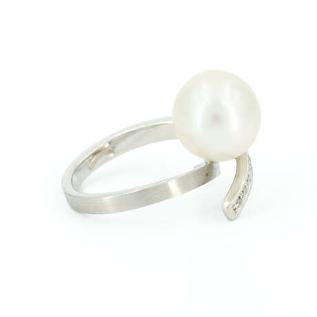 PEARL-DIAMOND-SET: RING, PENDANT AND CLIP-STUD-EARRINGS - photo 5