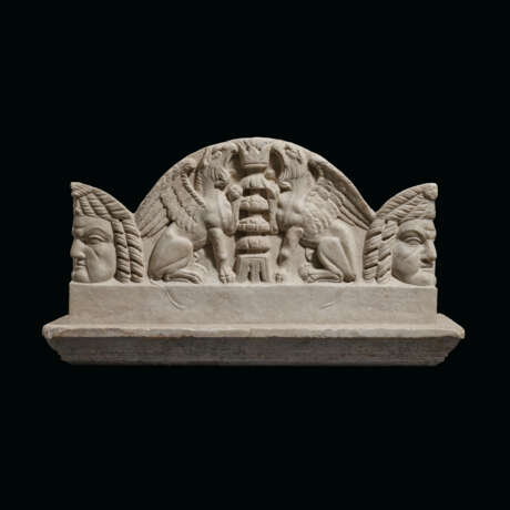 A ROMAN MARBLE CINERARIUM LID - photo 1