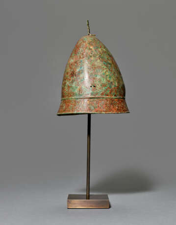 A GREEK BRONZE PILOS HELMET - фото 2