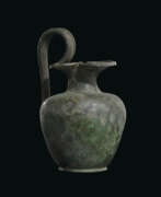 Посуда и сервировка стола. A ROMAN BRONZE TREFOIL OINOCHOE