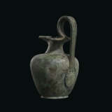 A ROMAN BRONZE TREFOIL OINOCHOE - photo 2