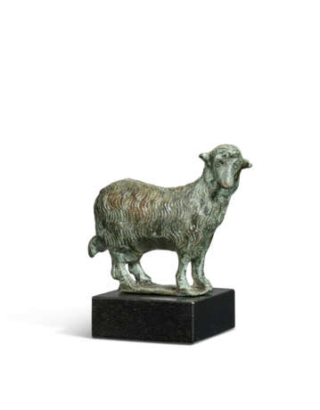 A ROMAN BRONZE SHEEP - фото 2