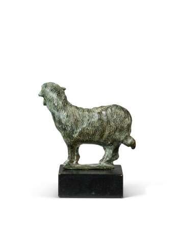 A ROMAN BRONZE SHEEP - фото 3